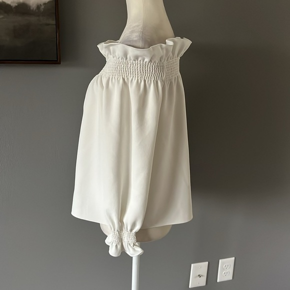 Tuckernuck Avon Lane White Off the Shoulder Marguerite Blouse - Picture 6 of 12